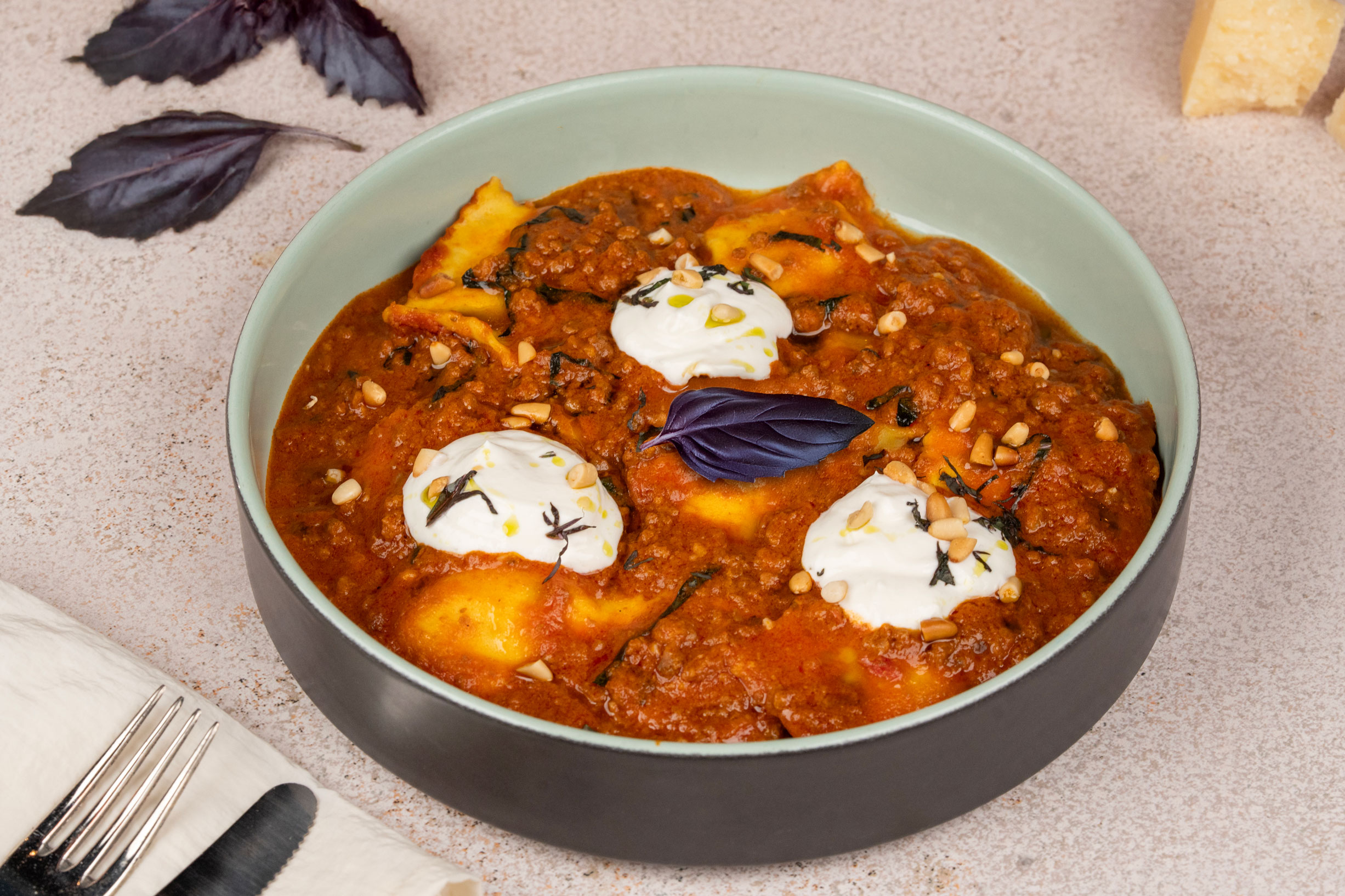 Mazdona Peynirli Ravioli Bolognese